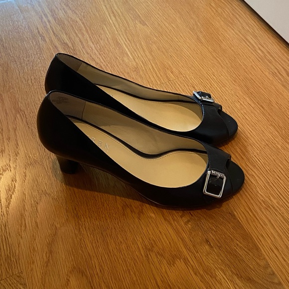 Lauren Ralph Lauren Open Toe Buckle Heels - Picture 2 of 6